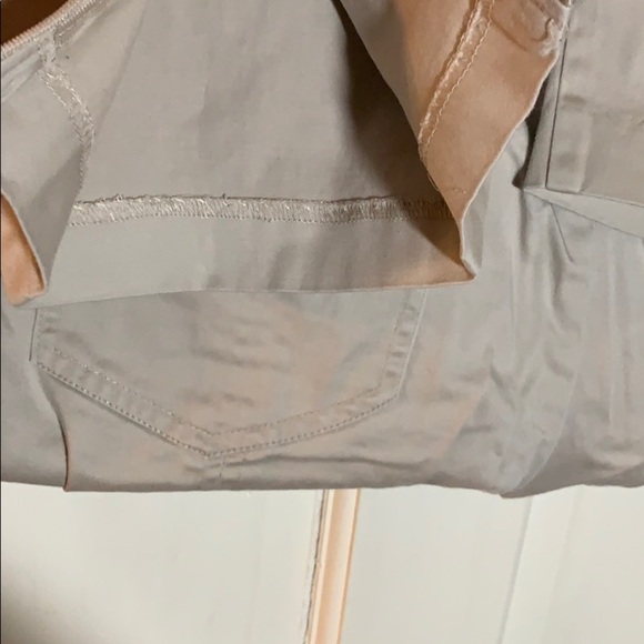 Women’s Tribal tan 10P capris - Picture 8 of 8